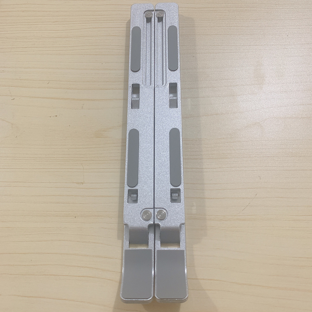 Giá Đỡ Laptop Nhôm Gấp Gọn, Laptop Stand Dùng Cho Máy Từ 11~17 inch, Có Thể Điều Chỉnh Nhiều Mức Độ Cao, Chất Liệu Hợp Kim Nhôm Cao Cấp