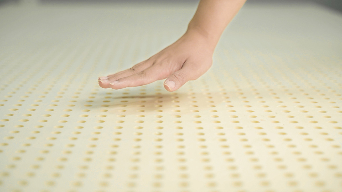 Nệm cao su 100% tự nhiên cao cấp Gummi Standard 2.0 10cm tại Vua Nệm - Nâng đỡ vượt trội, thoáng kí tối ưu