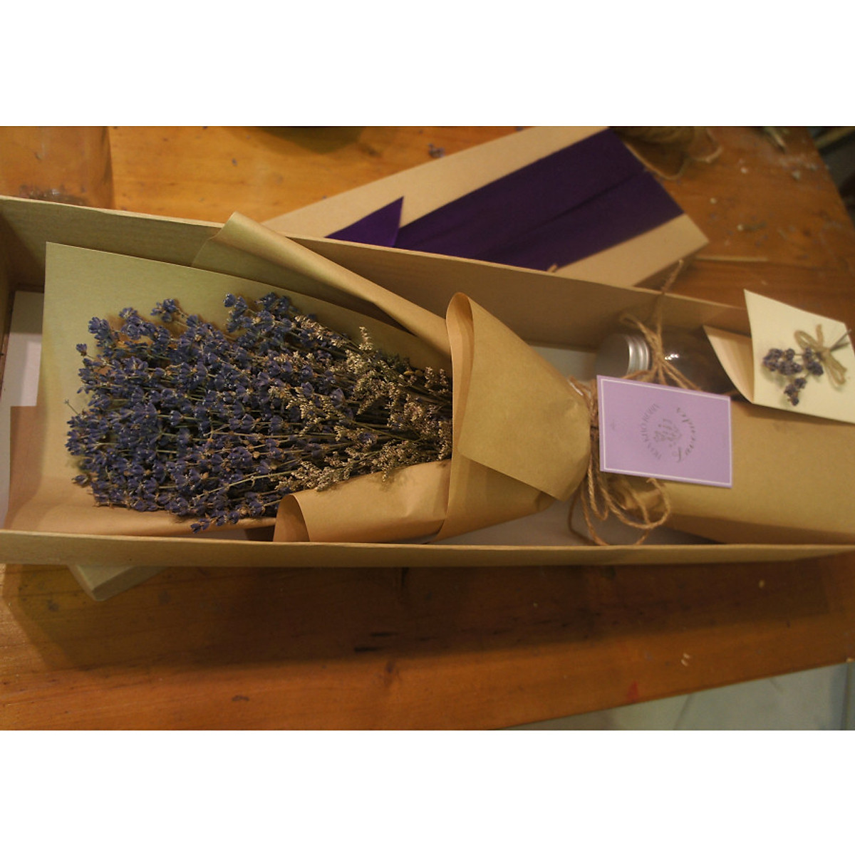 Hộp hoa khô lavender oải hương tự nhiên nhập khẩu Pháp- Hoa khô hương thơm tự nhiên giúp thư giãn- Quà tặng độc đáo cho các dịp lễ 20/10,8/3, valentine