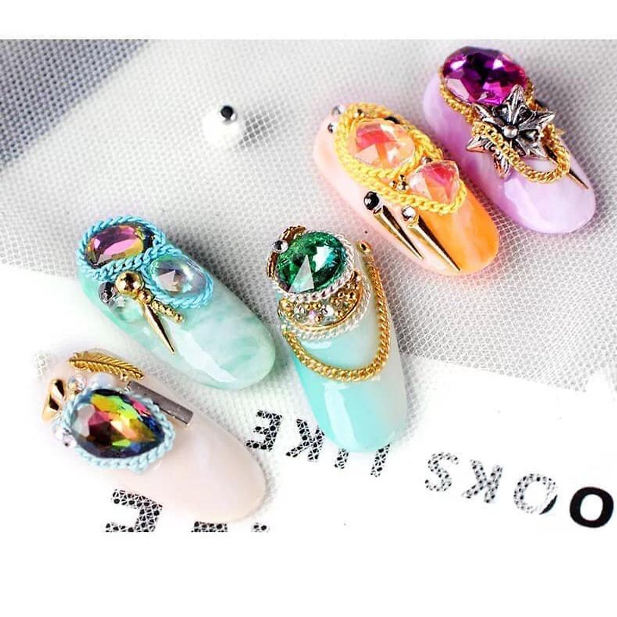 Top 10 mẫu nail dây xích thời thượng dành cho nàng cá tính