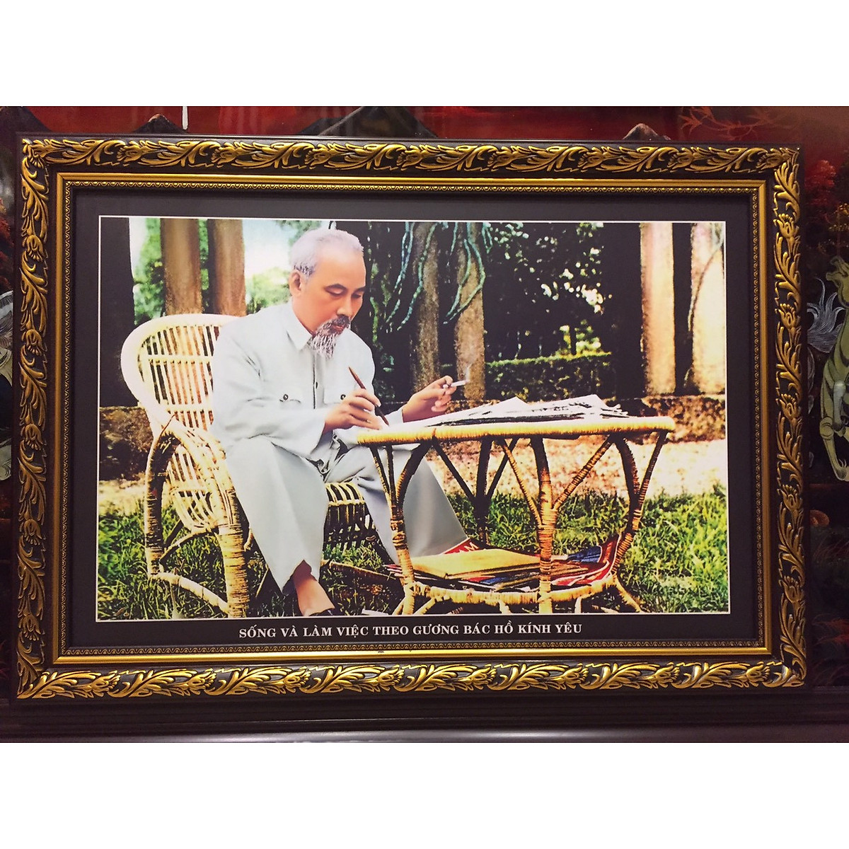 Mua Tranh Ảnh Bác ngồi làm việc trong vườn hoa phủ Chủ tịch - B11 (48x68cm) tại GALLERY NHƯ QUỲNH Mua Tranh Ảnh Bác Ngồi Làm Việc Trong Vườn Hoa Phủ Chủ Tịch - B11 (48X68Cm) Tại Gallery Như Quỳnh