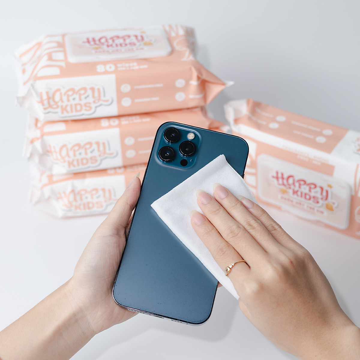 Thùng 24 gói khăn ướt trẻ em Happy Kids gói 80 tờ không mùi siêu tiết kiệm cho bé