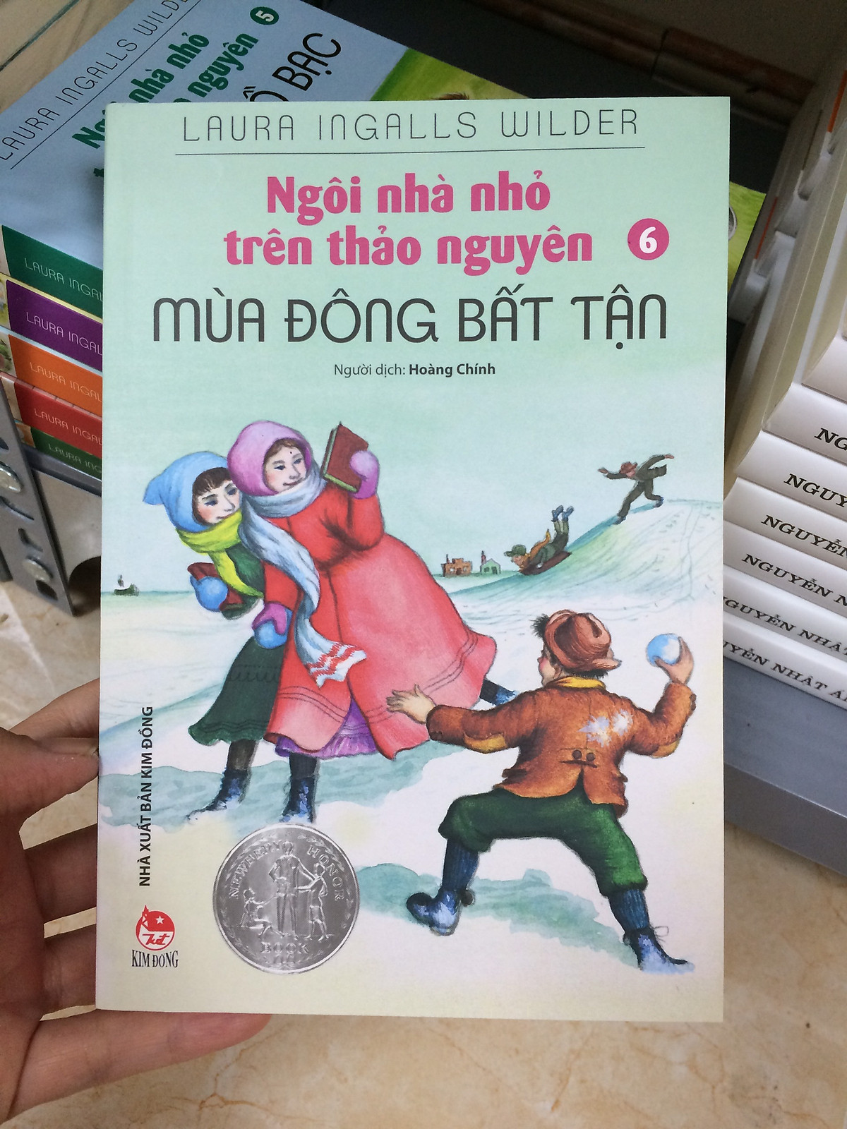 NGÔI NHÀ NHỎ TRÊN THẢO NGUYÊN - TẬP 6 - MÙA ĐÔNG BẤT TẬN