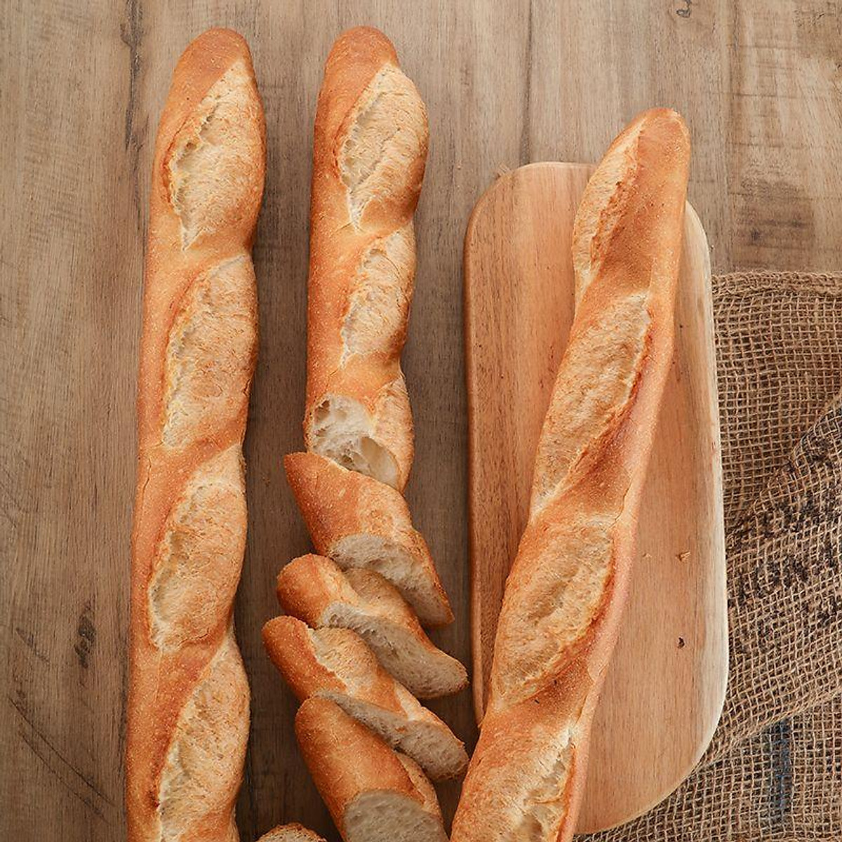 Bánh Mì Baguette Lotte Ổ 200G-0400233800000 - Bún, phở tươi, bánh mì