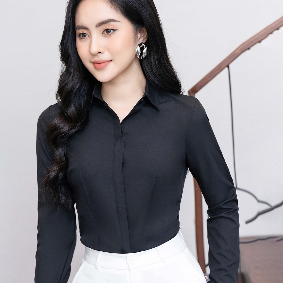 Áo Sơ Mi Nữ Công Sở Tay Dài Dáng Đẹp Thời Trang Basic UK FASHION Chất Áo Sơ Mi Nữ Công Sở Tay Dài Dáng Đẹp Thời Trang Basic Uk Fashion Chất