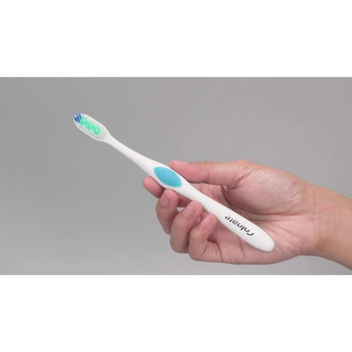 Bộ 3 Bàn chải đánh răng Colgate SlimSoft Deep Clean sạch sâu hiệu quả ( ( màu ngẫu nhiên )