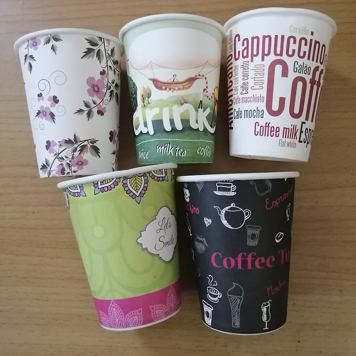 LỐC 50 CÁI LY GIẤY 9 OZ IN HÌNH THƯƠNG HIỆU FNB ( MÀU NGẪU NHIÊN ) 255