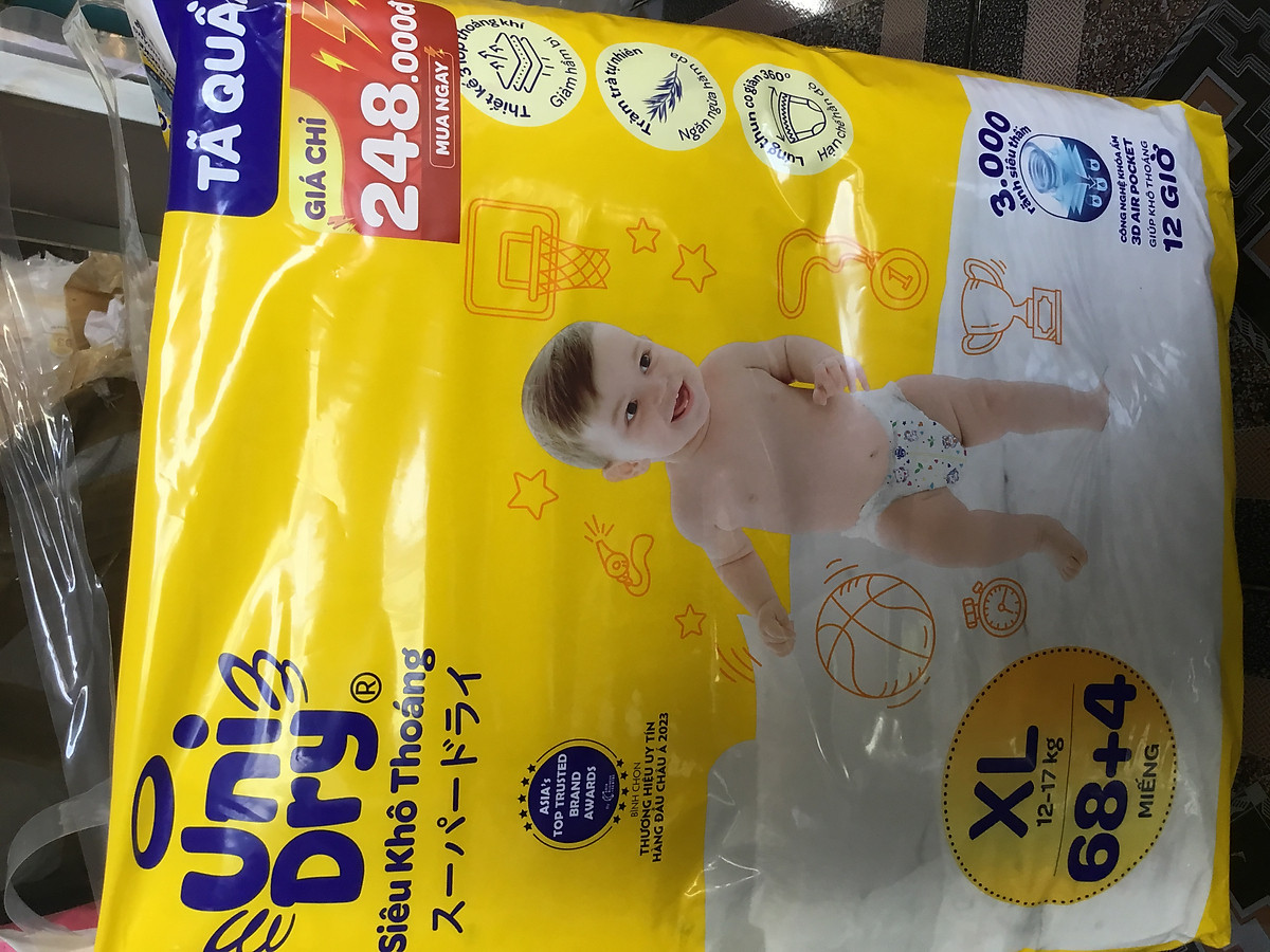 Tặng thêm 4 miếng Bên Trong - Tã Quần UniDry XL68 +4 Siêu Khô Thoáng Cho Bé Từ 12-17kg - (Tiết Kiệm Hơn Unidry Xl60) Date luôn mới