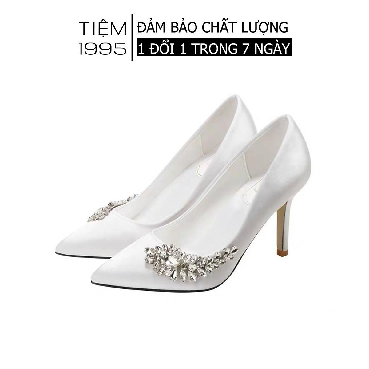 (San size 36) Giày cao gót, giày cưới gót nhọn chất lụa satin đính đá lệch màu trắng cao cấp - GCCD017