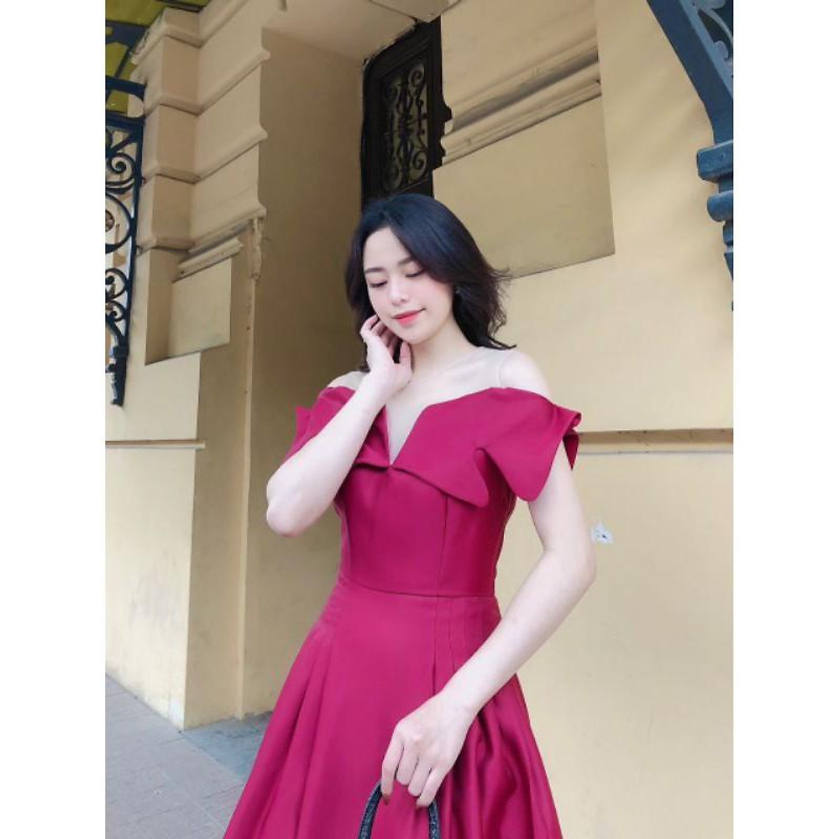 Đầm chất liệu len tăm gấm tafta được phái đẹp sủng ái vào mùa lạnh