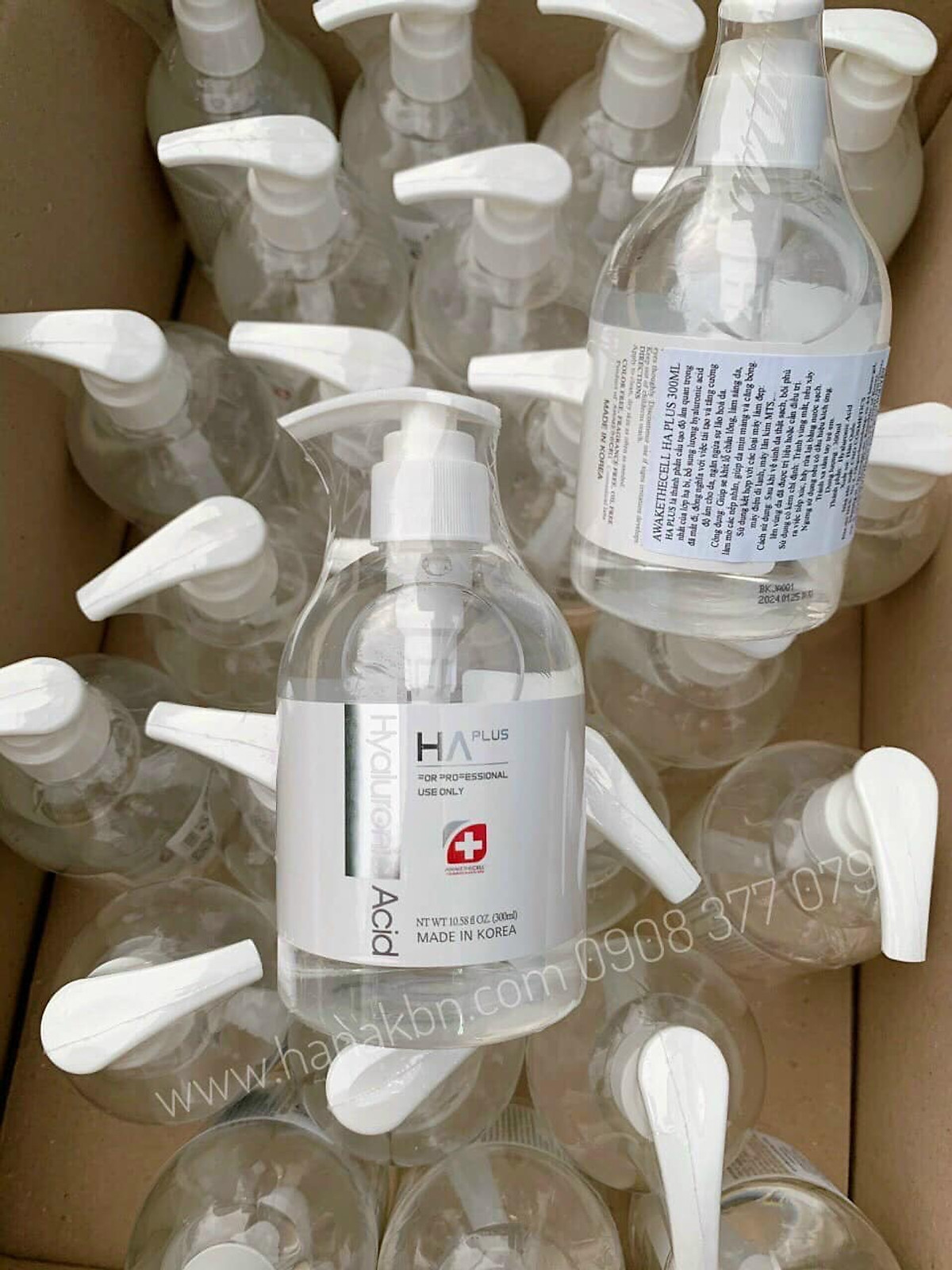 Serum HA Plus Dưỡng Ẩm Căng Bóng Giảm Nếp Nhăn Hyaluronic Acid AWAKETHECELL 300ml