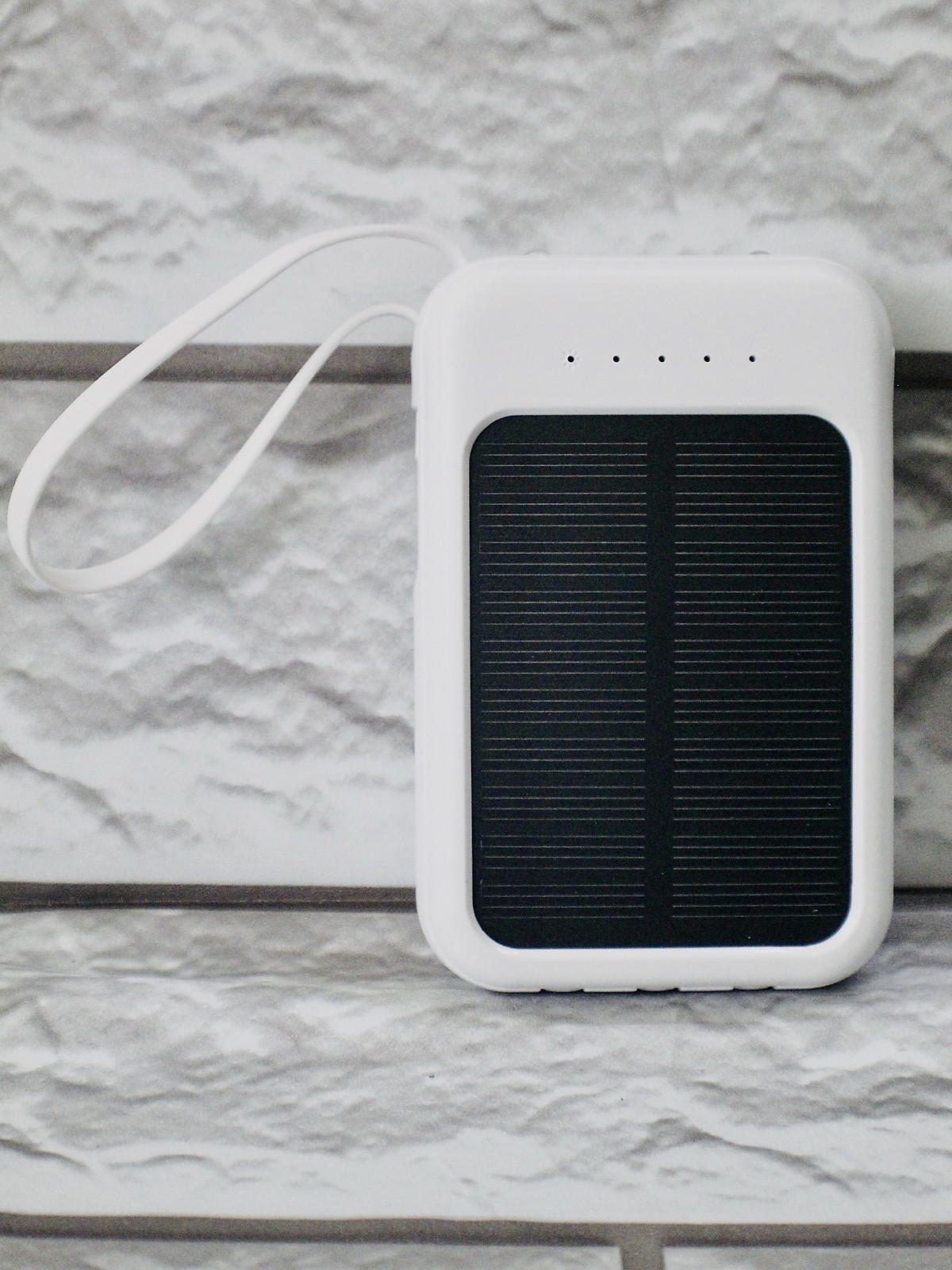 Pin Sạc Dự Phòng Năng Lượng Mặt Trời Dung Lượng 10000mAh LINRUI LR001 Có Cáp Sạc Sẵn - Hàng Chính Hãng