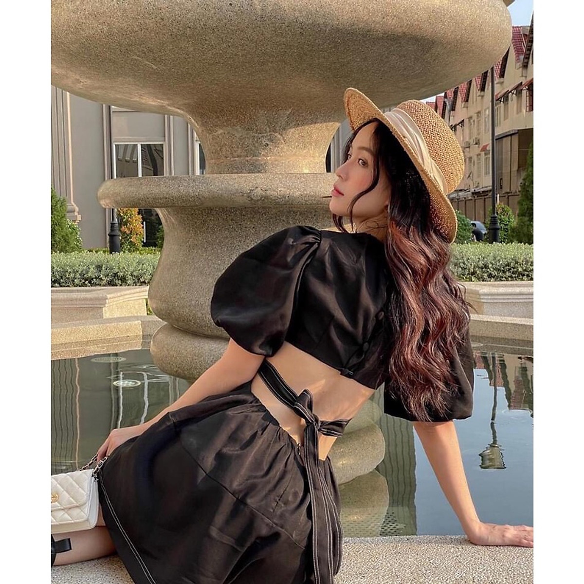 Váy xoè nữ cộc tay buộc nơ lưng chỉ nổi hở eo màu đen sexy