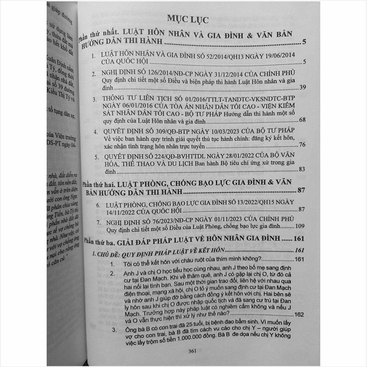 Sách Luật Hôn Nhân và Gia Đình - Luật Phòng, Chống Bạo Lực Gia Đình và 166 Tình Huống Giải Đáp Pháp Luật về Hôn Nhân Gia Đình (V2301D)