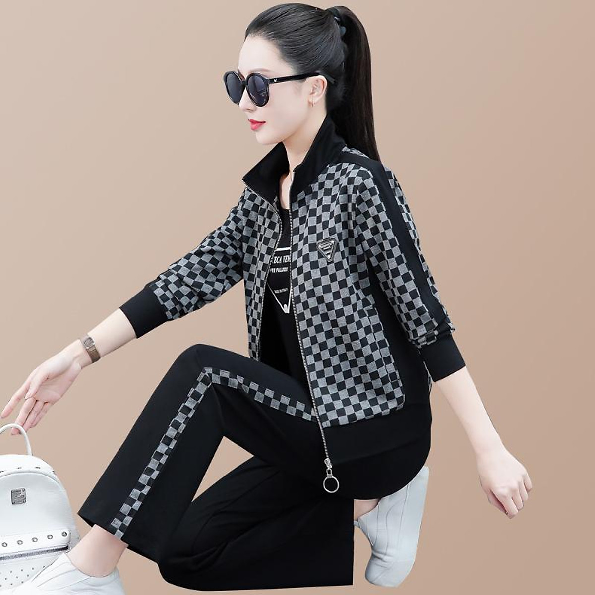 Giao hàng nhanh bộ quần áo thể thao mùa xuân và mùa thu phù hợp với