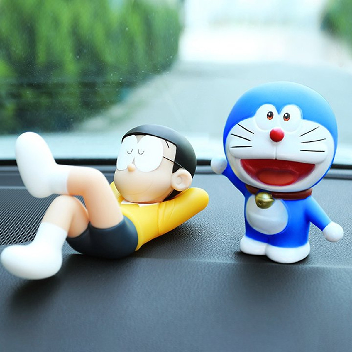 Mô Hình Nobita Đang Ngủ Và Doremon Vẫy Tay Chào. Vạn Sự Bình An