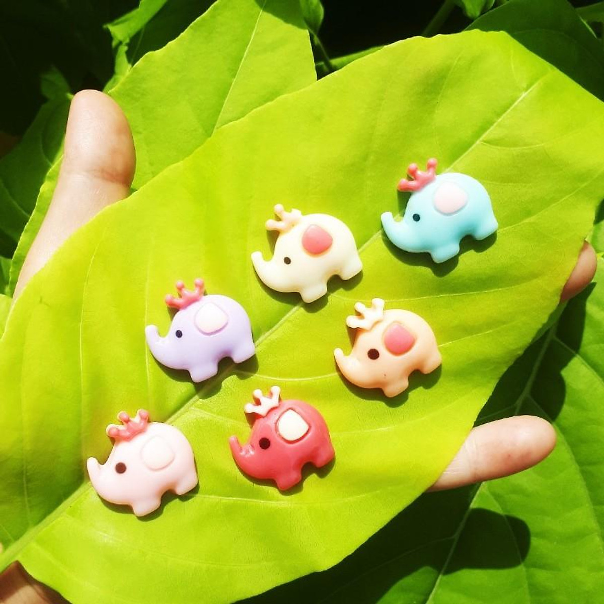 STICKER JIBBITZ gắn dép crocs, dép trẻ em hình V.oi C.on