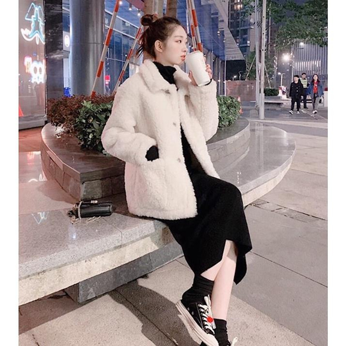 Mặc đẹp ngày lạnh cùng áo khoác lông  MVietQ