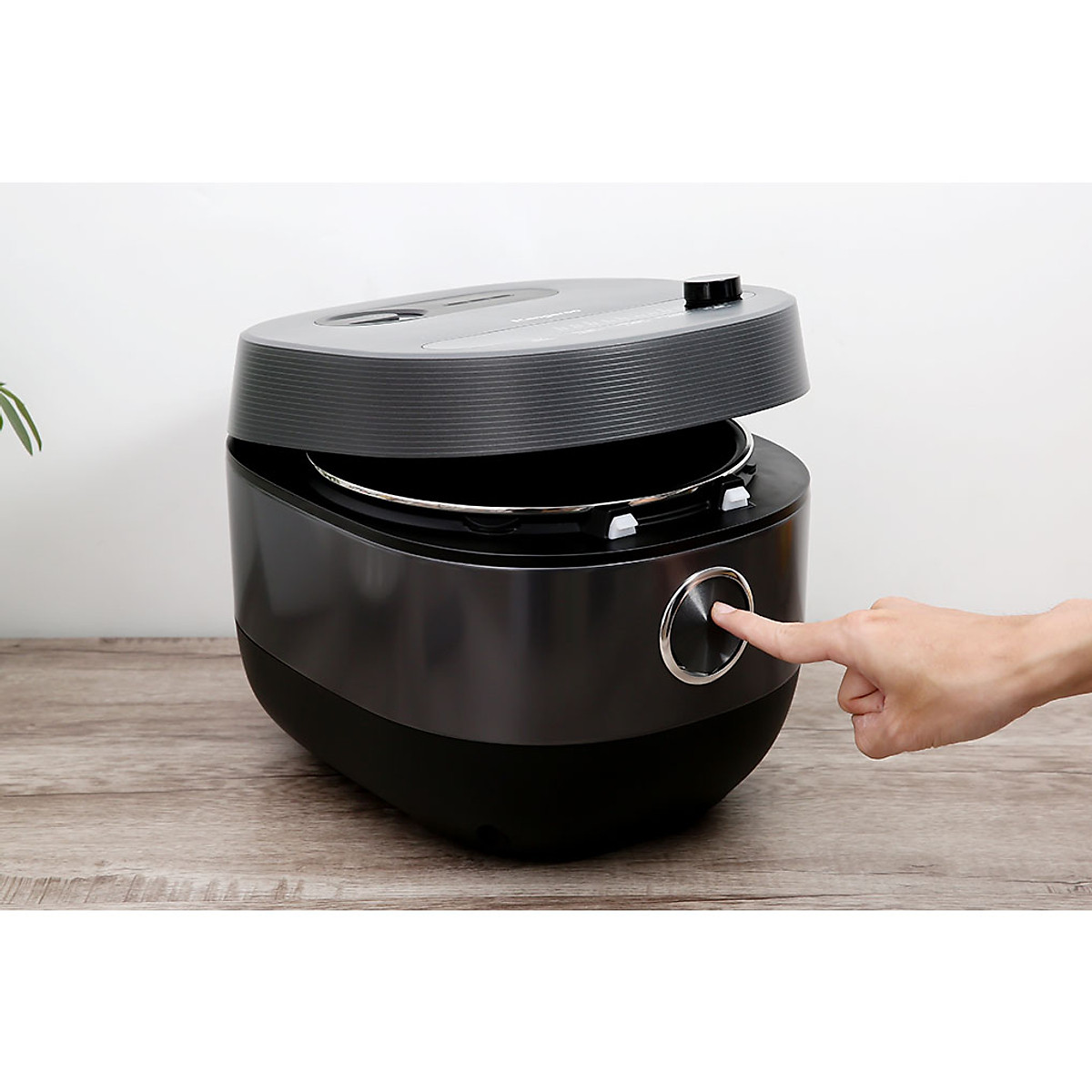 Nồi cơm điện cao tần Kangaroo model KG18RIH2, dung tích 1.8L, công suất 1300W, công nghệ gia nhiệt IH, cho nhiệt tỏa đều, nhanh - Hàng chính hãng