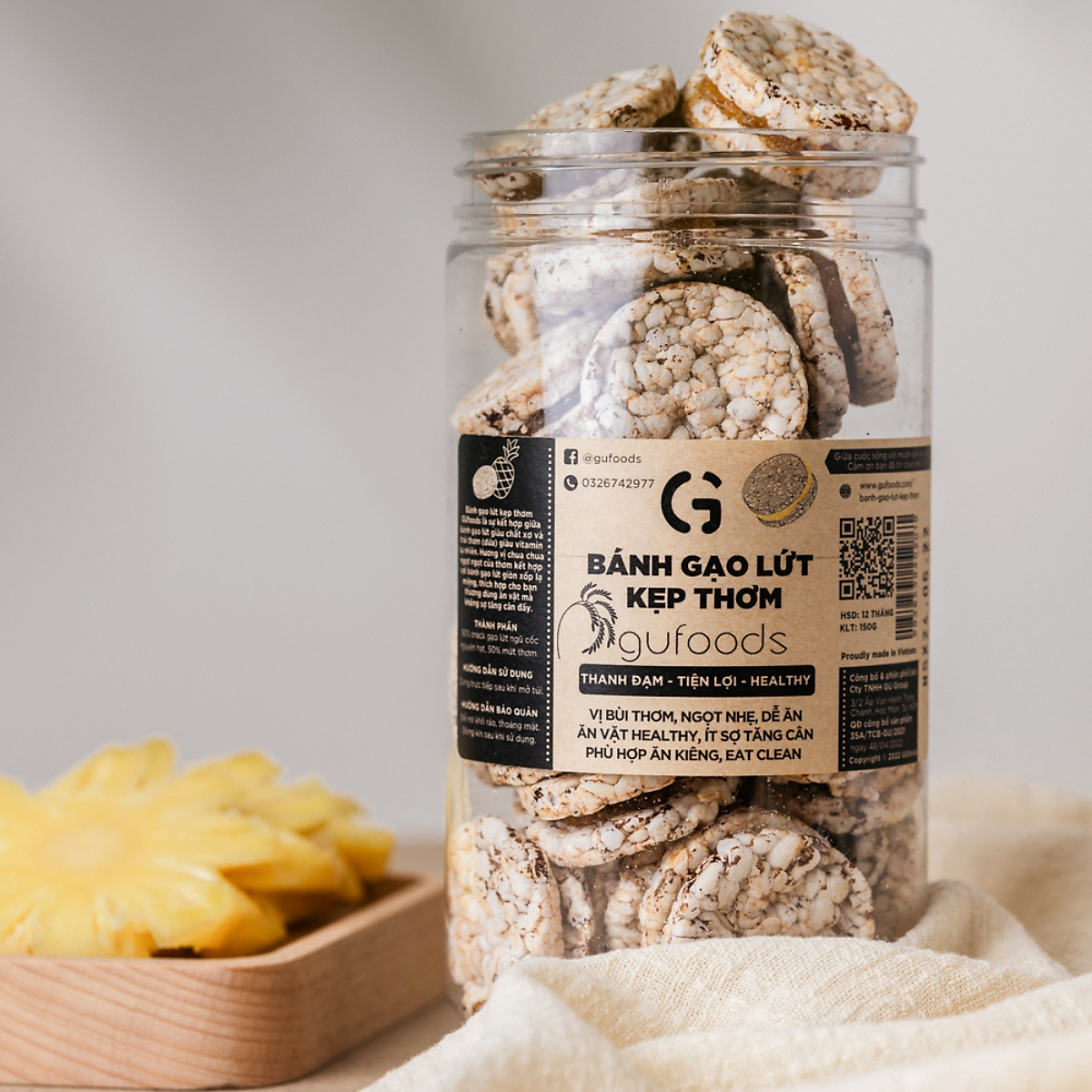 Snack gạo lứt kẹp thơm GUfoods - Chua ngọt thơm ngon, Giàu chất xơ, Ăn vặt Healthy, Eat clean, Thuần chay