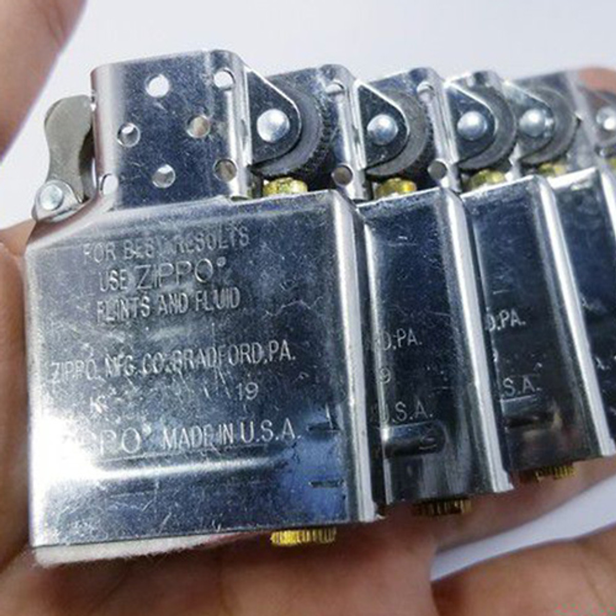 Ruột Zippo mới chính hãng USA – màu trắng KHÔNG KÈM VỎ ZIPPO