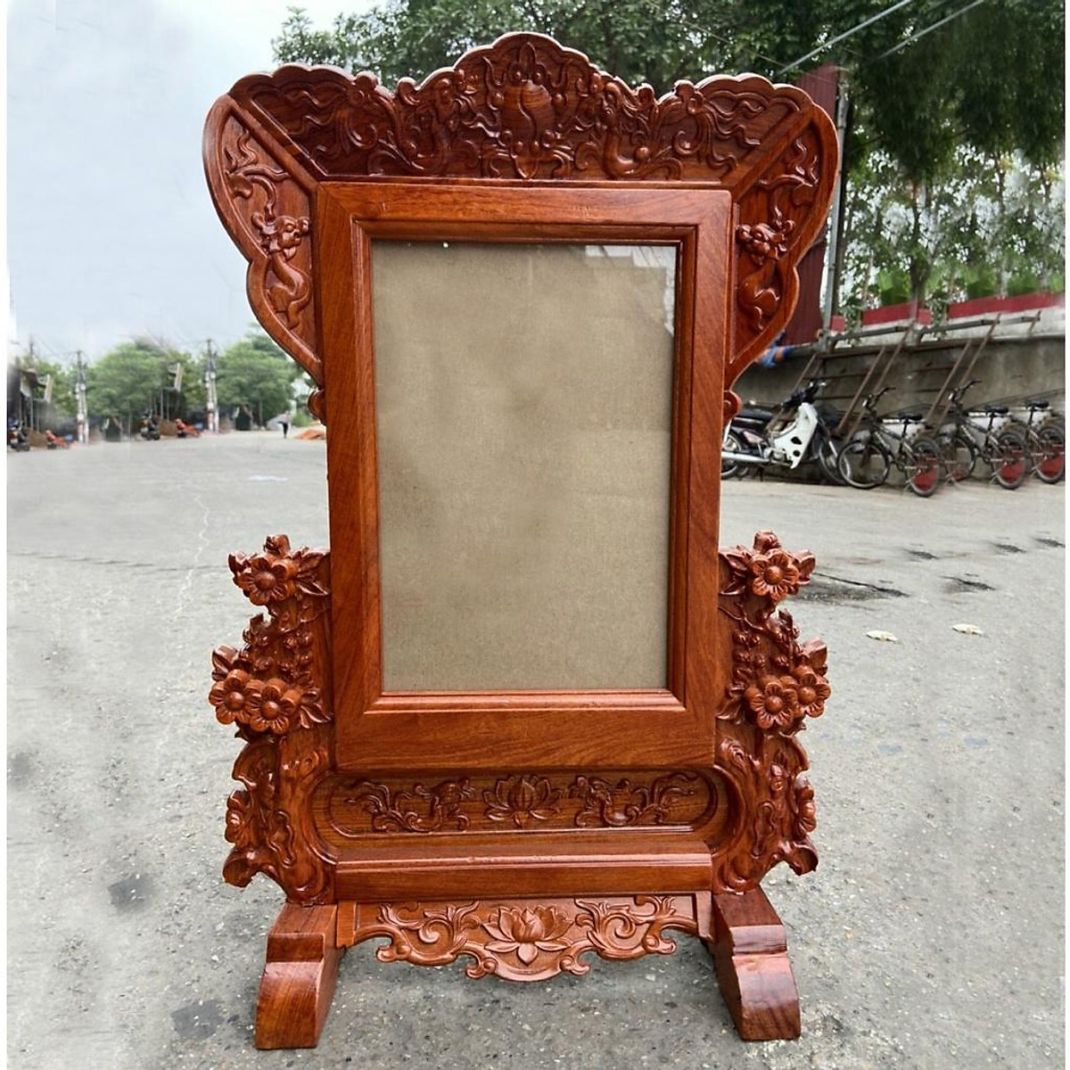 Khung ảnh thờ hoa mai,Khung hình thờ mai gỗ hương 2 cỡ ảnh 21x31 và