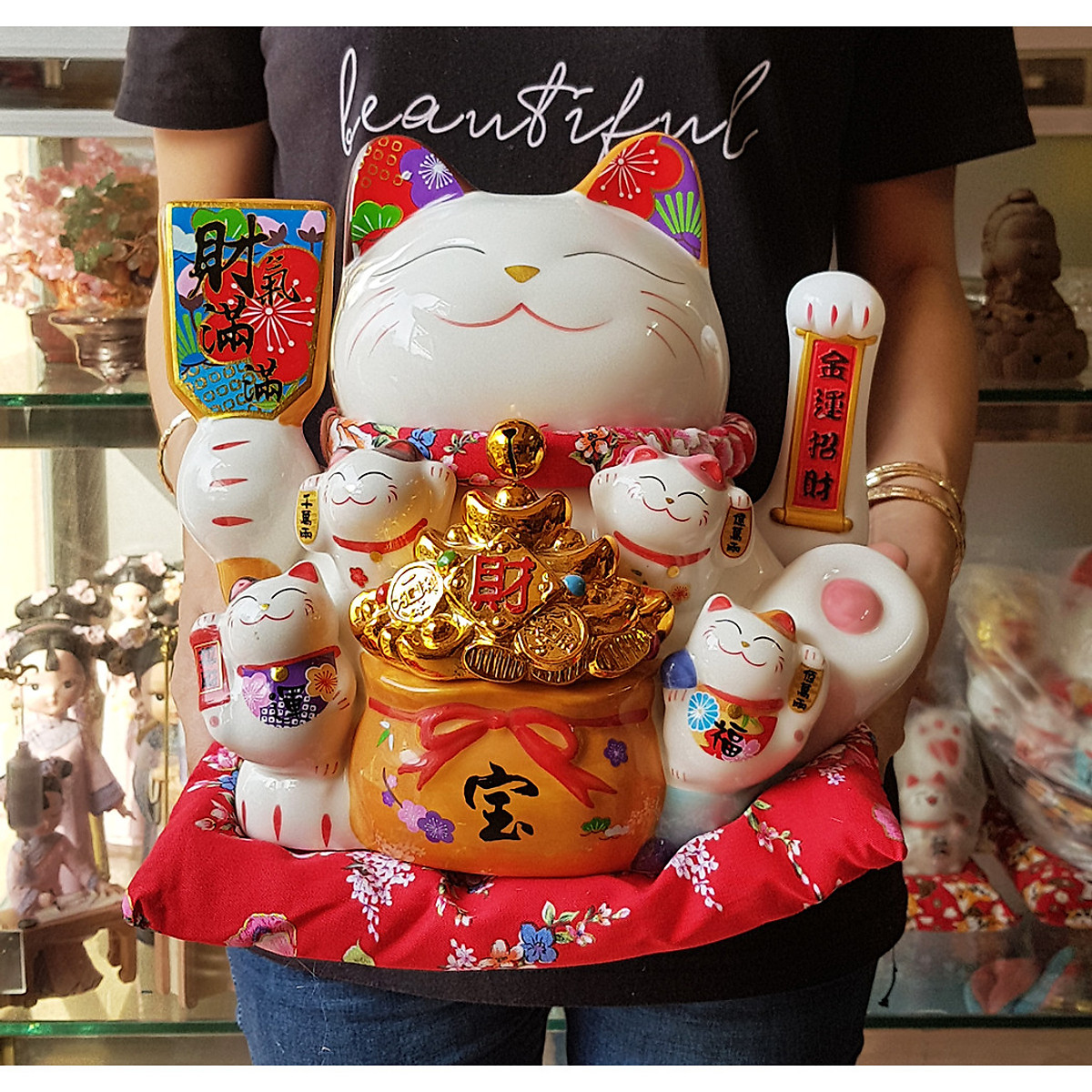 Mèo Thần Tài tay vẫy 27cm - Thiên Kim Vạn Lượng (tặng kèm 50 xu vàng mini may mắn)