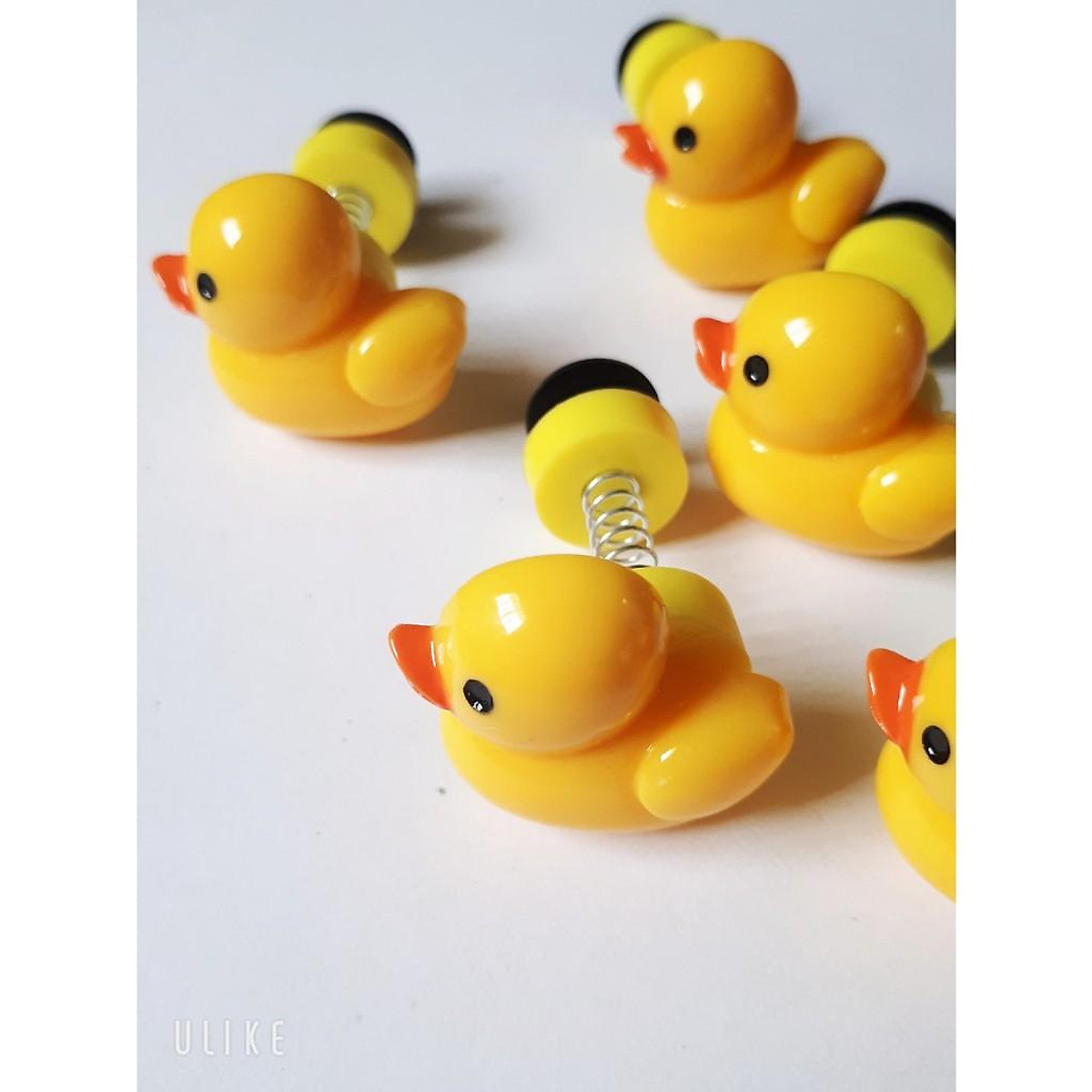 Sticker Vịt vàng LOẠI ĐÁ 3D có Lò xo