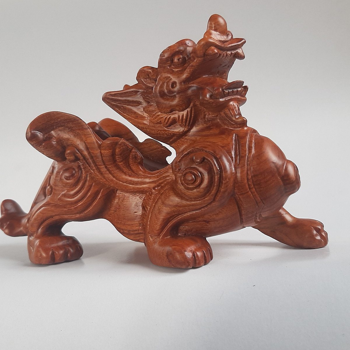 Tượng Tỳ Hưu Phong Thủy Bằng Gỗ Hương Ta Ty01 Nhỏ | Tiki