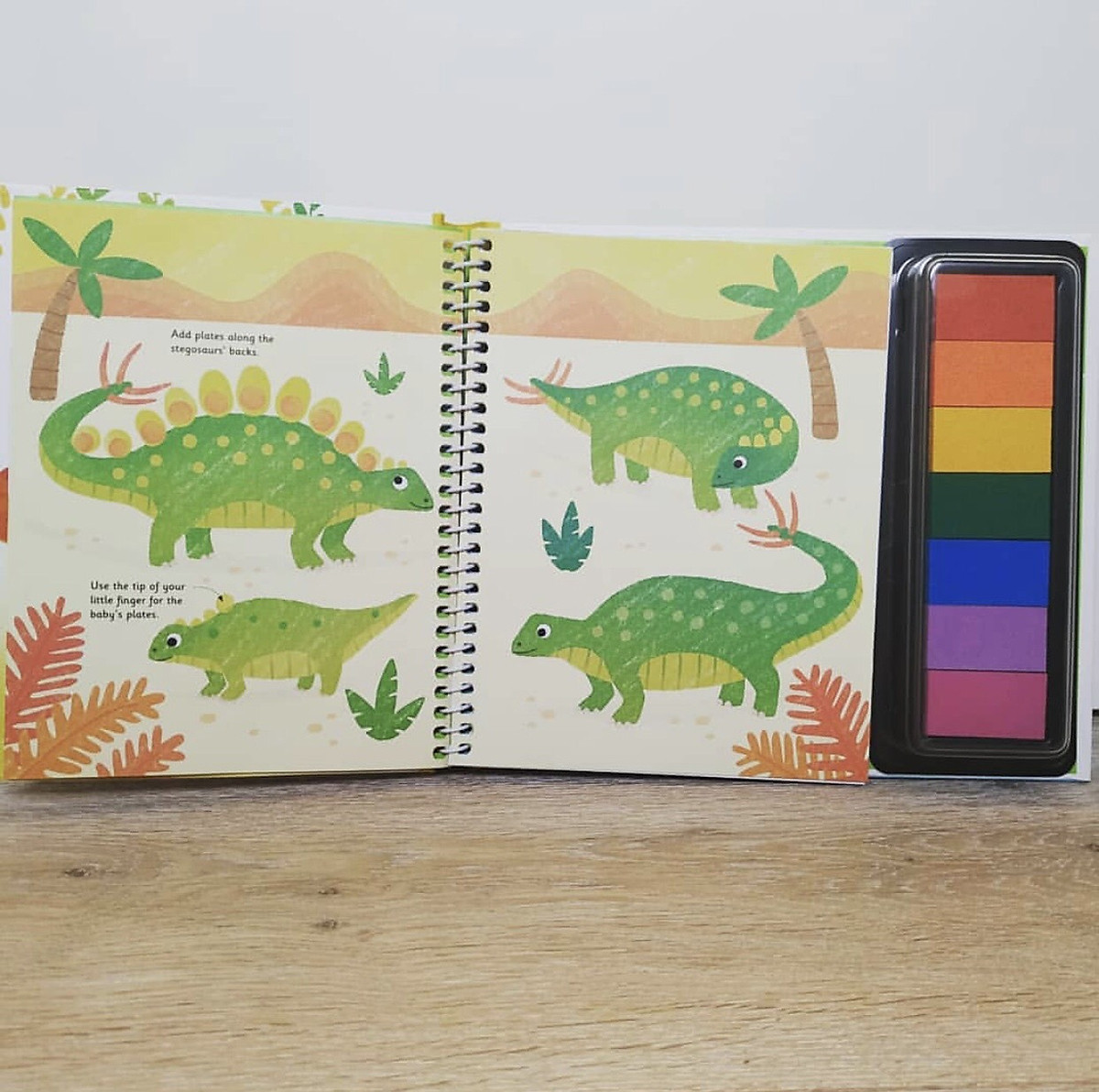 Fingerprint Activities Dinosaurs Foreign Language Books