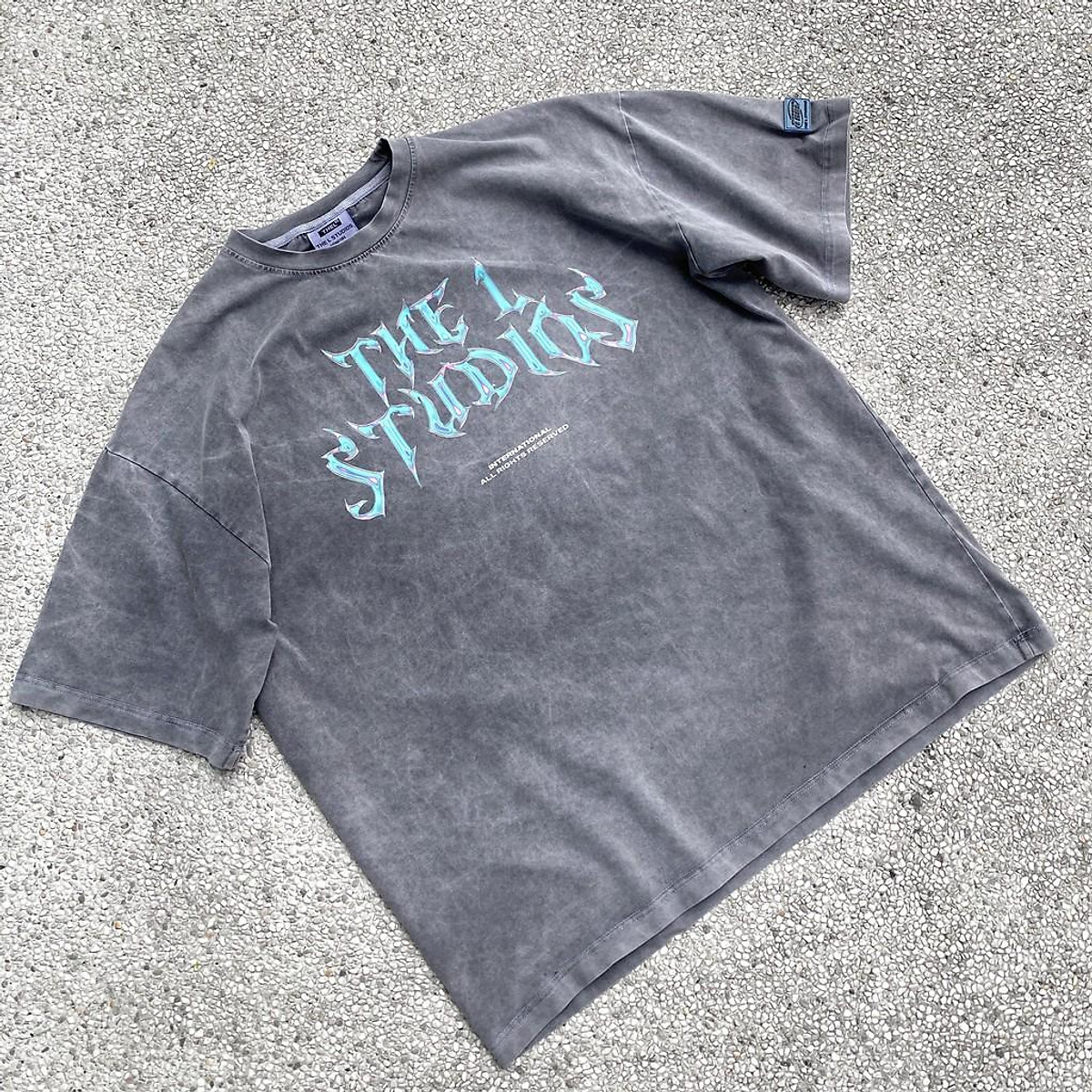 Gonoly’s Pre-washed tee fashion – modernizing a classic fabric for today’s youth culture and artistic expression.