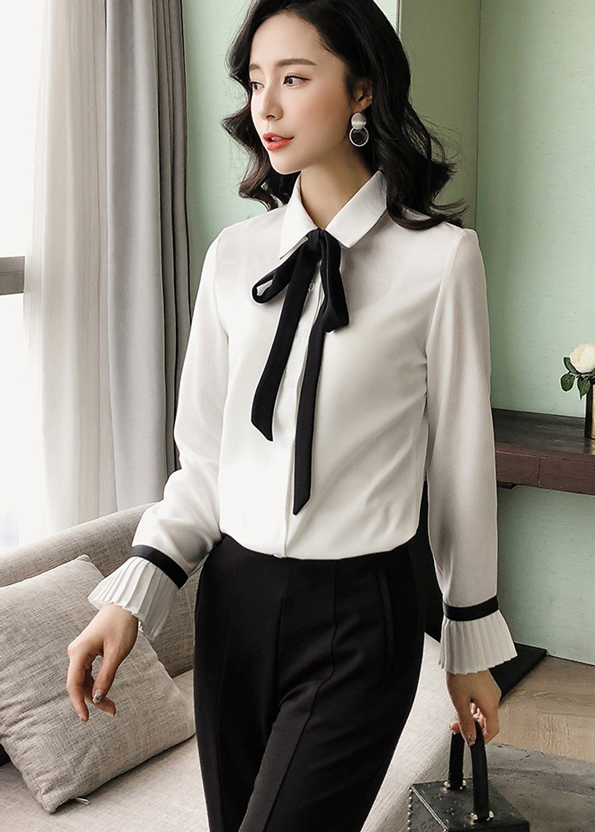 Mua Áo sơ mi nữ cổ nơ xinh xắn ArcticHunter, thời trang trẻ, phong cách Hàn Quốc - Trắng - M tại Gia đình fashion shop Mua Áo Sơ Mi Nữ Cổ Nơ Xinh Xắn Arctichunter, Thời Trang Trẻ, Phong Cách Hàn Quốc - Trắng - M Tại Gia Đình Fashion Shop