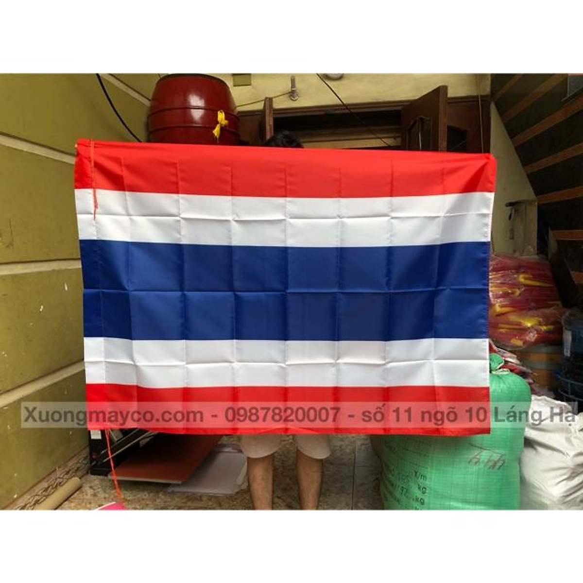 May cờ hoàng gia Thái Lan - sự kết hợp hoàn hảo giữa truyền thống và hiện đại! Với các công nghệ sản xuất tiên tiến, cờ hoàng gia Thái Lan đã được đưa lên một tầm cao mới về chất lượng cũng như độ bền. Đặt hàng ngay để sở hữu một sản phẩm thật sự đẳng cấp và đầy ý nghĩa!