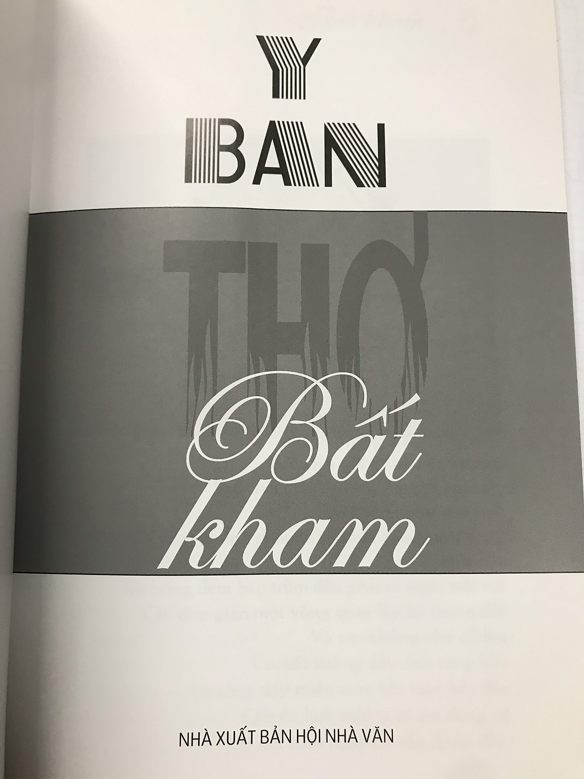 Bất Kham - tập thơ của nhà văn Y Ban
