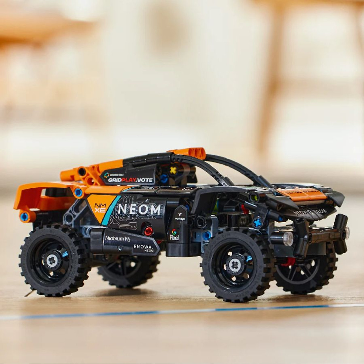 LEGO TECHNIC 42166 Đồ chơi lắp ráp Xe đua địa hình NEOM McLaren Extreme E (252 chi tiết)