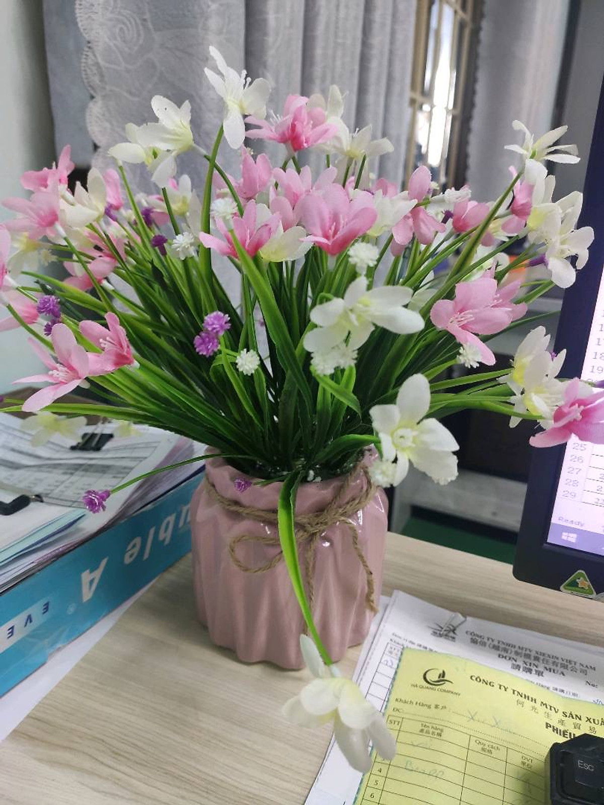 Hoa giả, Chậu hoa, bình hoa thuỷ tiên để bàn giáo viên, bàn phòng ...