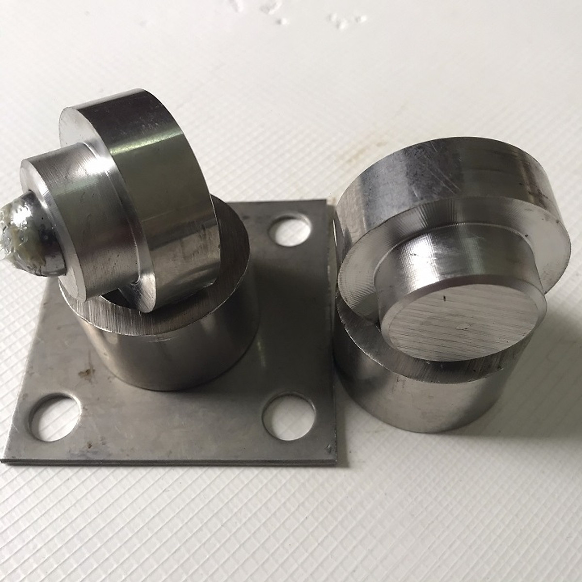 Mua Bản lề cối xoay cửa cổng chịu lực - Chất liệu Inox 304 Ø42 (Bộ 2) - Dùng cho cửa 1 cánh tại Natural Store HN Mua Bản Lề Cối Xoay Cửa Cổng Chịu Lực - Chất Liệu Inox 304 Ø42 (Bộ 2) - Dùng Cho Cửa 1 Cánh Tại Natural Store Hn