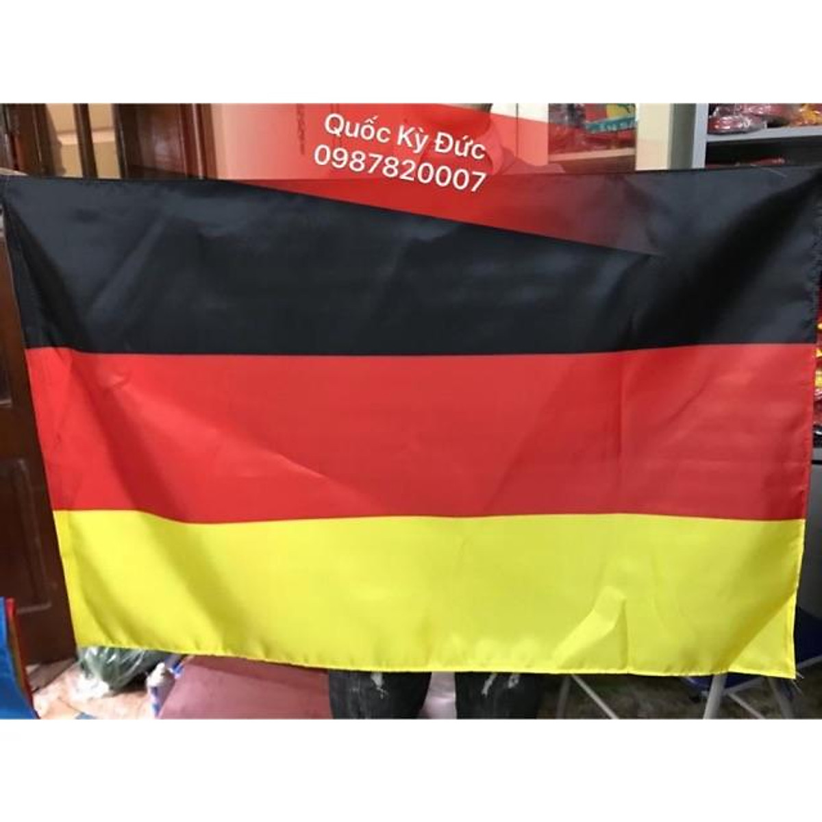Khi bạn muốn mua cờ quốc kỳ Đức chất lượng tốt, đừng quên đến Xưởng may cờ Thành Công. Với kinh nghiệm lâu năm trong nghề, đội ngũ công nhân chuyên nghiệp và quy trình sản xuất hiện đại, chúng tôi cam kết sẽ đáp ứng mọi nhu cầu của khách hàng về chất lượng và giá cả hợp lý.