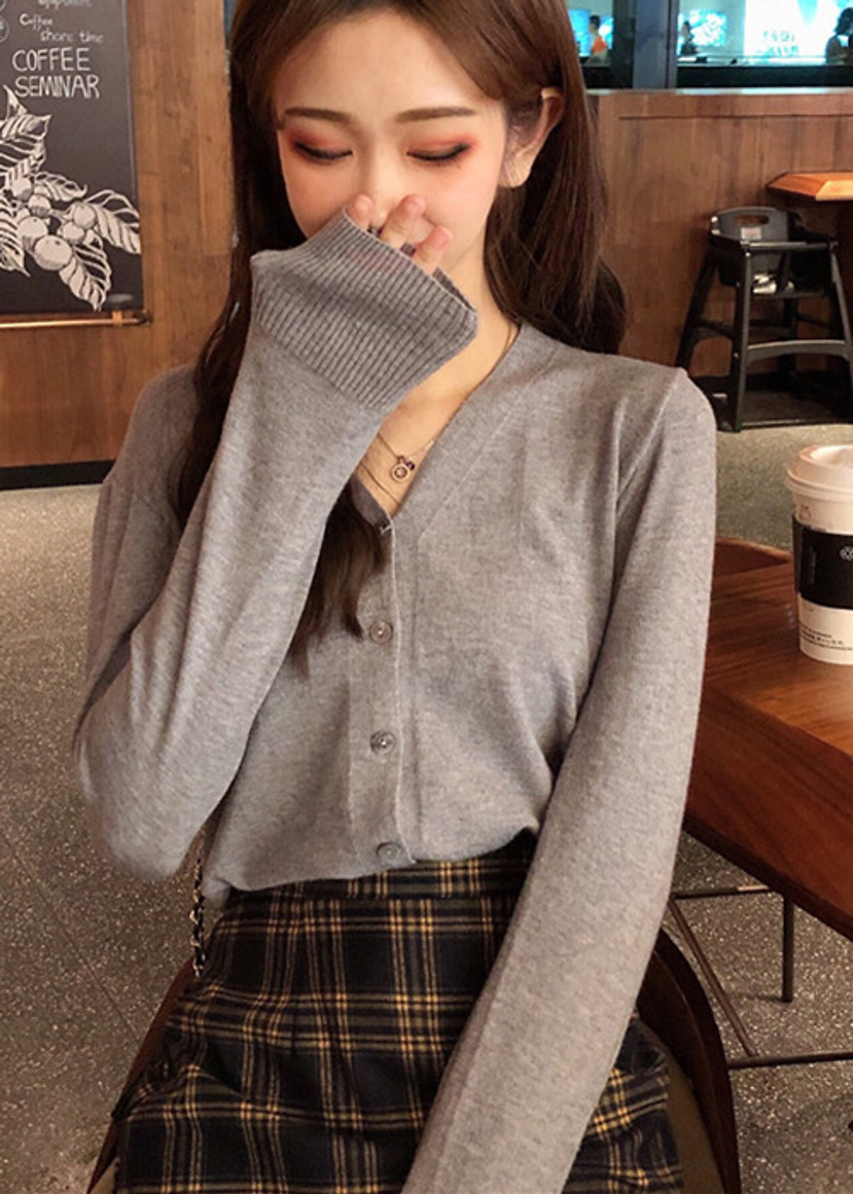 Áo khoác cardigan len nữ dáng lửng ArcticHunter, chất len mềm mịn, thời trang thương hiệu Áo Khoác Cardigan Len Nữ Dáng Lửng Arctichunter, Chất Len Mềm Mịn, Thời Trang Thương Hiệu