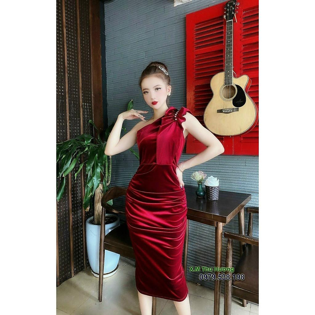 Đầm nhung body lệch vai bèo nhúm chân váy. Váy nhung lệch vai đẹp