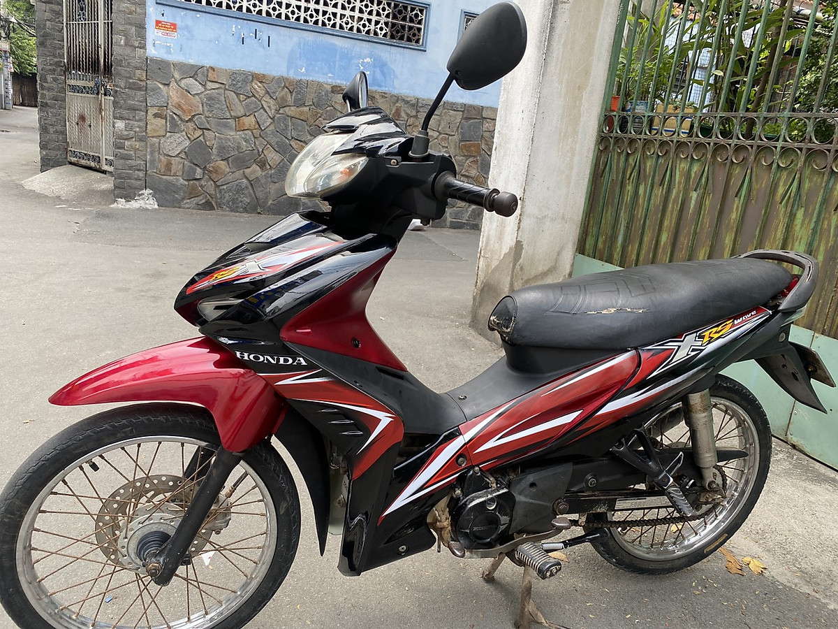 Honda Wave RS 110 đời cao 2012 với bộ cánh đen mỏng 2banhvn