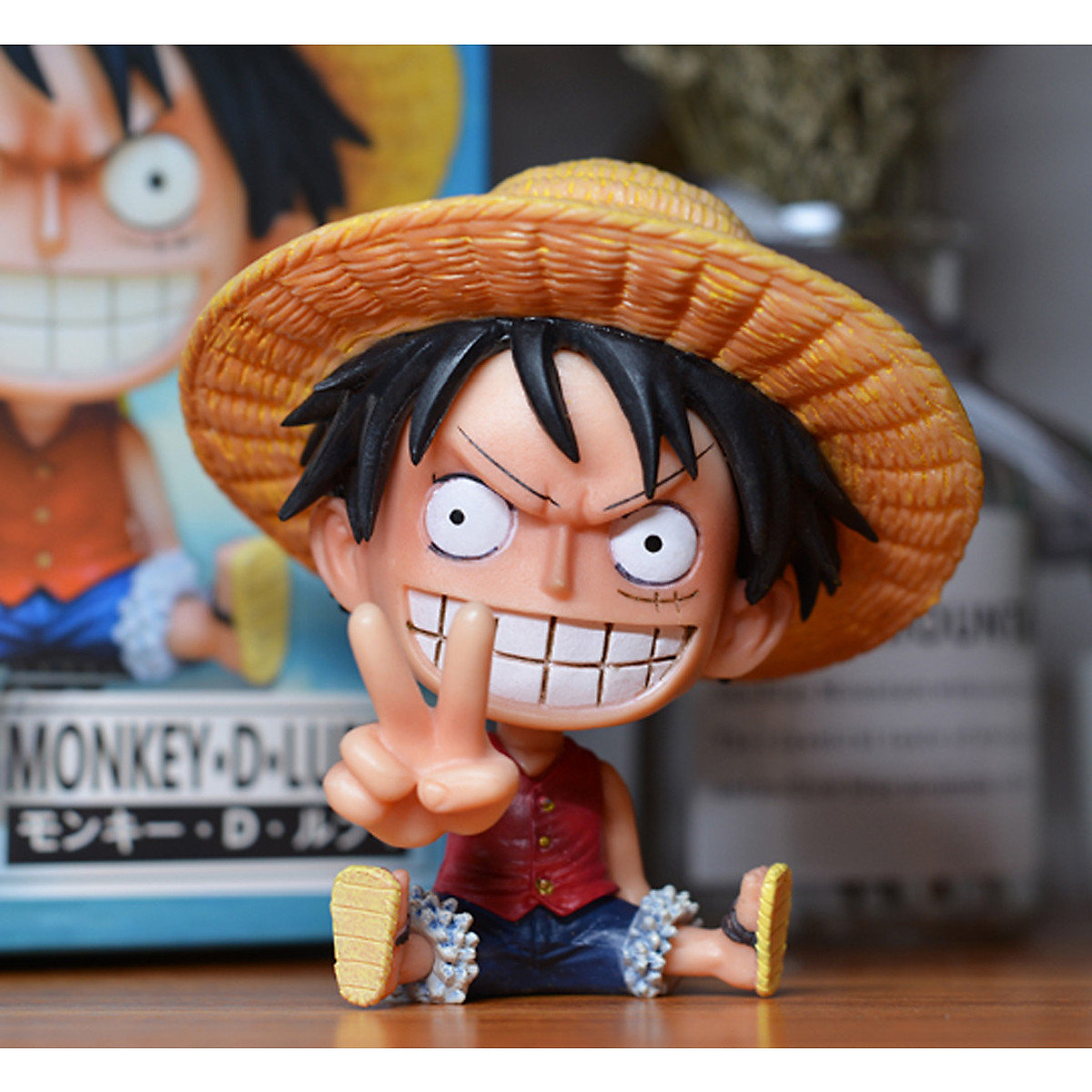 Mô hình Luffy ngồi: Bạn có muốn sở hữu mô hình độc quyền của nhân vật Luffy? Đừng bỏ lỡ hình ảnh của chúng tôi về mô hình siêu đáng yêu này. Ngồi phía dưới với bộ trang phục hải tặc đầy màu sắc, Luffy chắc chắn sẽ làm bạn cảm thấy khiêu khích và vui vẻ.