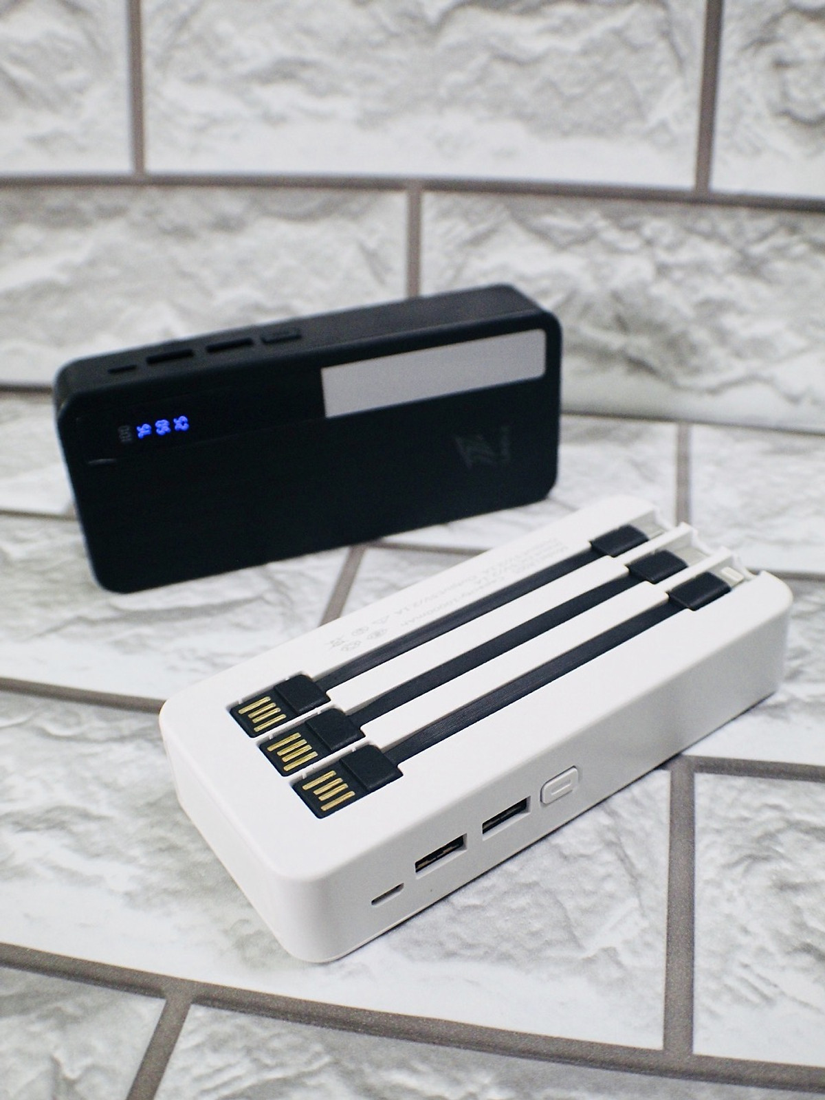 Pin Sạc Dự Phòng LINRUI LR005 Dung Lượng Lớn 10000mAh Có Cáp Sẵn, Đèn LED - Hàng Chính Hãng