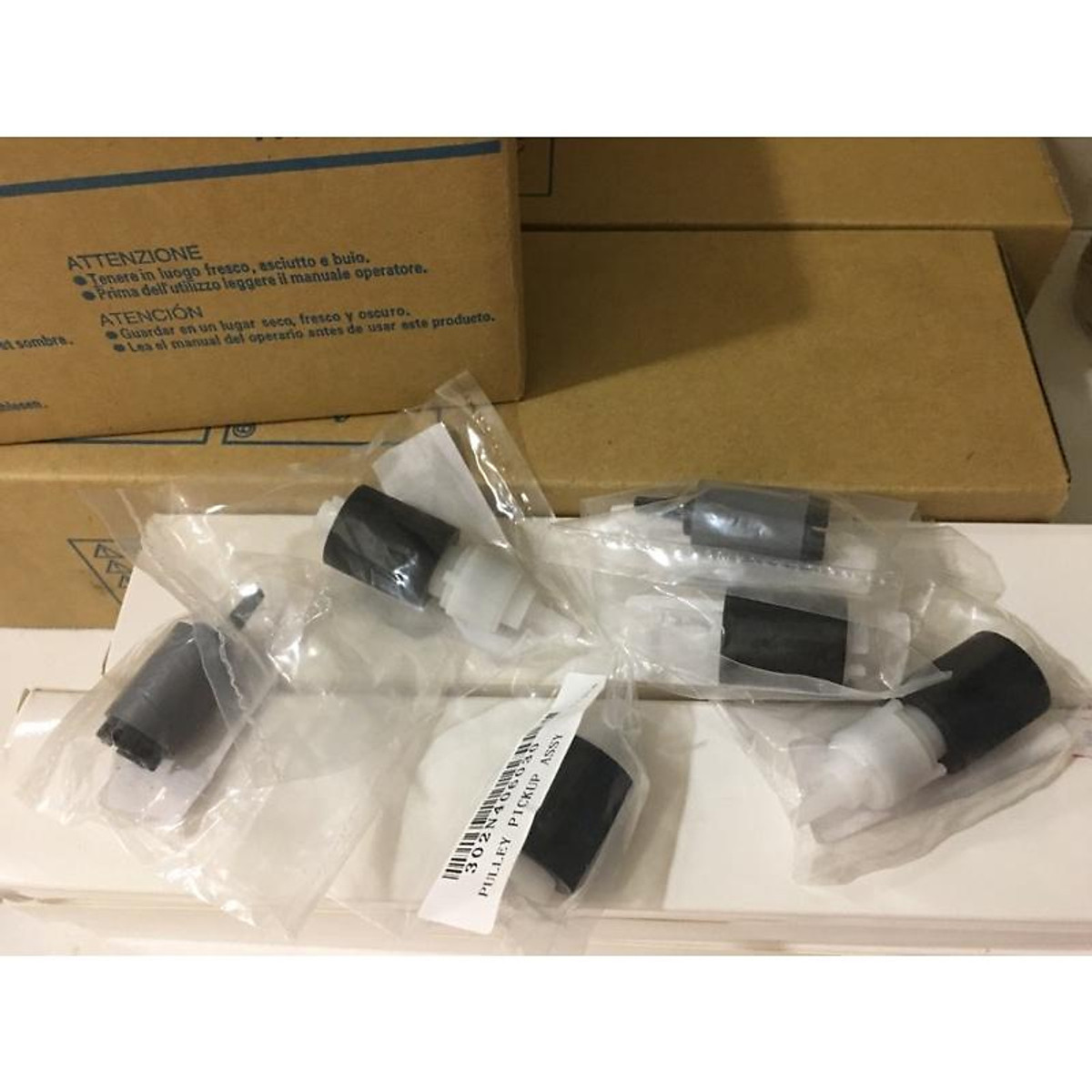 Mua Bánh Xe Kéo Giấy Khay Gầm Máy Photo Kyocera 2552/4052i/6052i.
