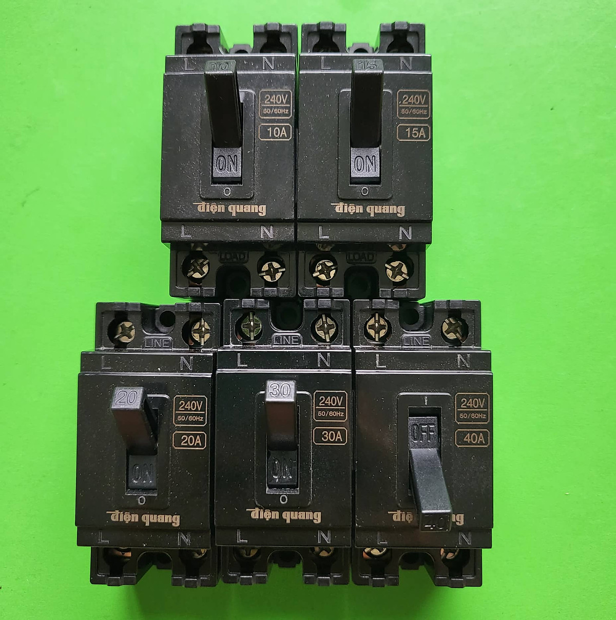 Cầu dao an toàn Điện Quang ĐQ SB15 - Aptomat CB Cóc (10A, 15A, 20A, 30A, 40A) dùng đóng ngắt phụ tải, bảo vệ quá dòng