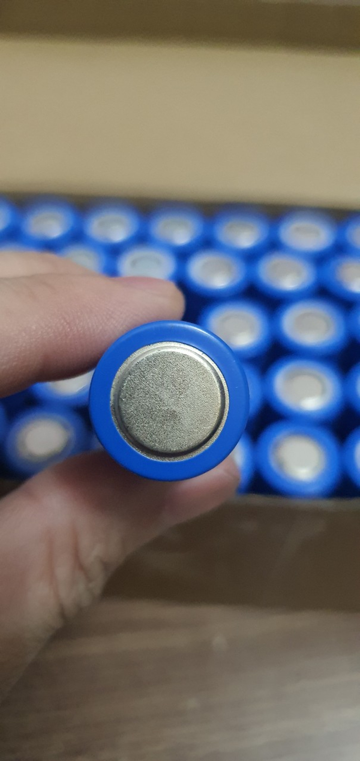 Pin sạc 3.7V 18650 đầu bằng, dùng cho Sạc Dự Phòng, Đèn Pin, Micro Karaoke, Quạt Mini, Đồ Chơi, Cell Laptop, Đèn Pin, Mic, Đèn Laze và các thiết bị điện tử khác - Hàng chính hãng