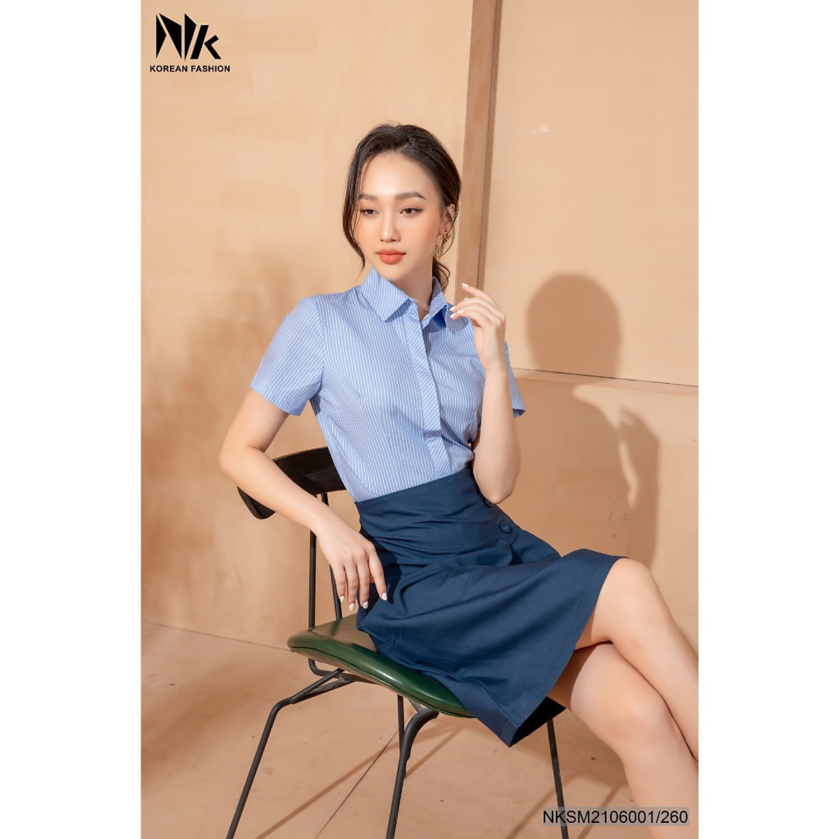 Áo Sơ Mi Nữ NK FASHION Cổ Đức Kẻ Cộc Tay Chất Vải Hàn Dáng Ôm Áo Sơ Mi Nữ Nk Fashion Cổ Đức Kẻ Cộc Tay Chất Vải Hàn Dáng Ôm