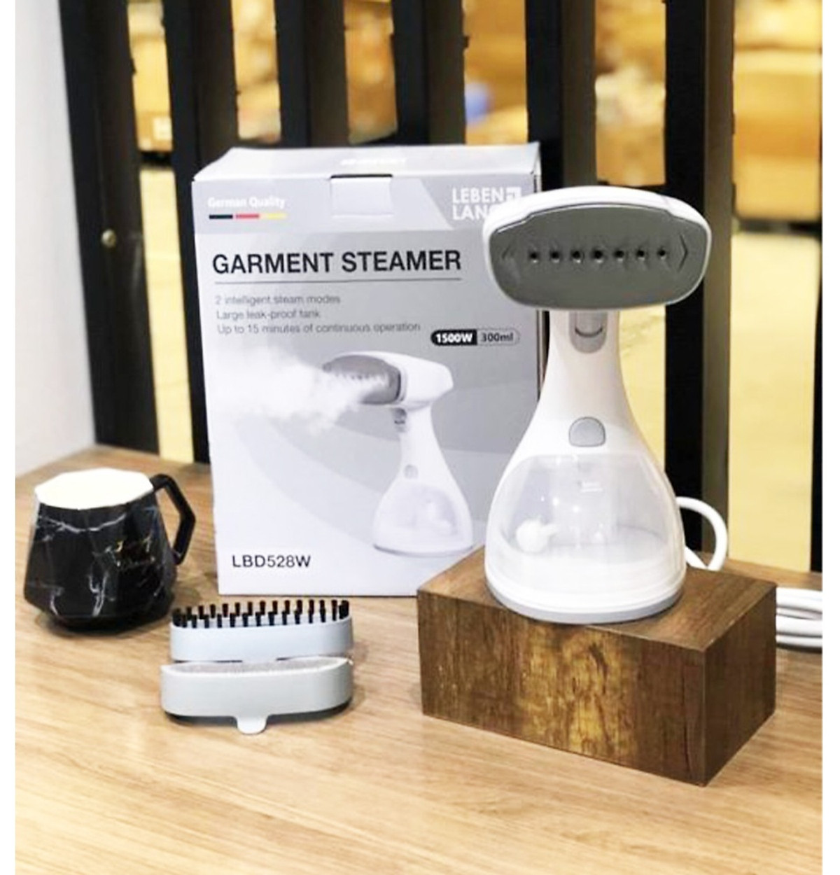 Bàn Là Hơi Nước Cầm Tay Lebenlang LBD528 công suất 1500W-300ML làm nóng nhanh - Hàng chính hãng