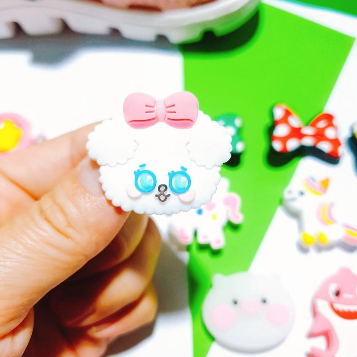 Nút cài dép sticker jibbitz 2D loại nhựa mềm PVC nhiều mẫu