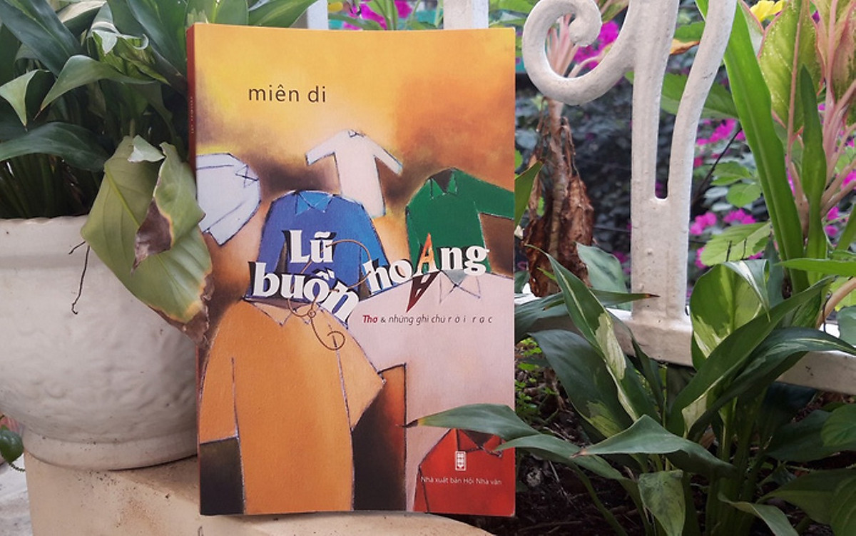 Combo thơ Miên Di Lũ Buồn Hoang + thơ Nguyễn Quang Thiều Dưới Trăng Và Một Bậc Cửa (tặng kèm bookmark)